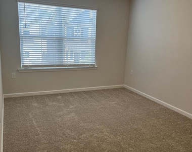 415 Ribbon Rail Street - Photo Thumbnail 24