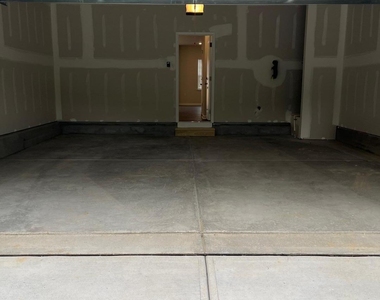 415 Ribbon Rail Street - Photo Thumbnail 28