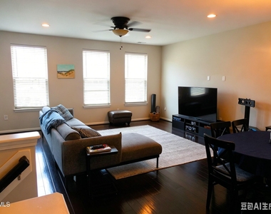 928 Dalton Ridge Place - Photo Thumbnail 9