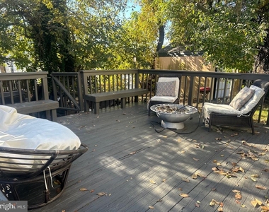 10 Greenwood Avenue - Photo Thumbnail 3