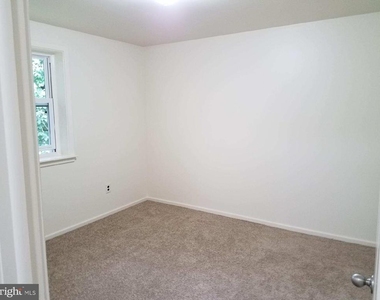 2555 Veser Lane - Photo Thumbnail 5