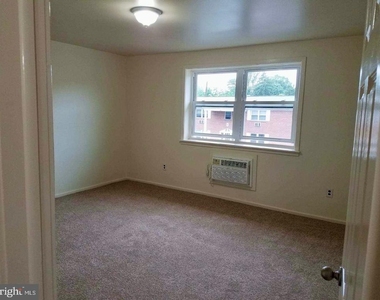 2555 Veser Lane - Photo Thumbnail 6