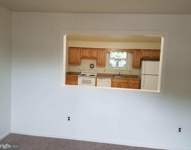 2555 Veser Lane - Photo Thumbnail 2