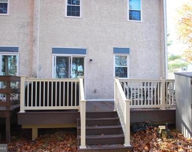 290 Lawndale Avenue - Photo Thumbnail 24