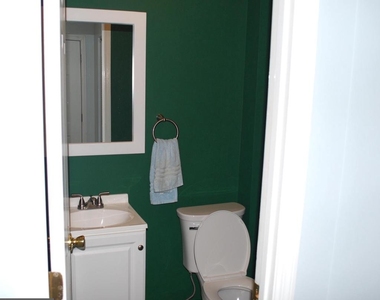 290 Lawndale Avenue - Photo Thumbnail 8