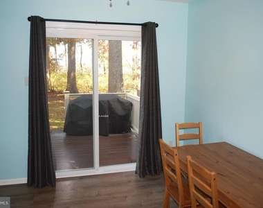 290 Lawndale Avenue - Photo Thumbnail 13