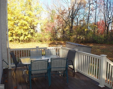 290 Lawndale Avenue - Photo Thumbnail 25