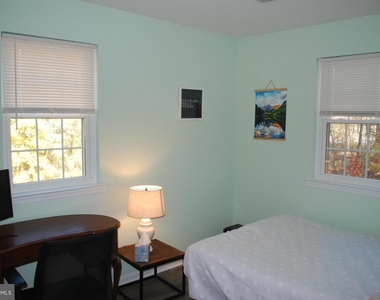 290 Lawndale Avenue - Photo Thumbnail 21
