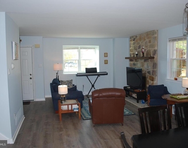 290 Lawndale Avenue - Photo Thumbnail 7