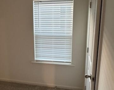 2040 Oakdale Drive - Photo Thumbnail 25