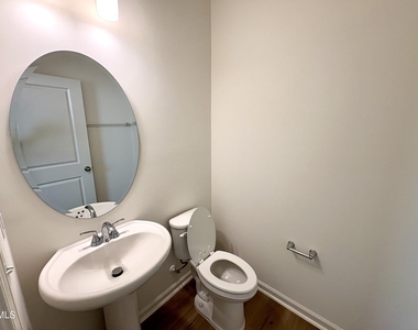 2040 Oakdale Drive - Photo Thumbnail 6