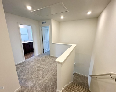 2040 Oakdale Drive - Photo Thumbnail 7