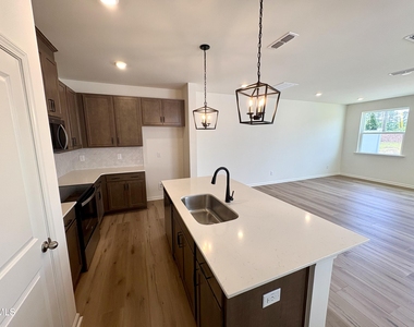 2040 Oakdale Drive - Photo Thumbnail 3