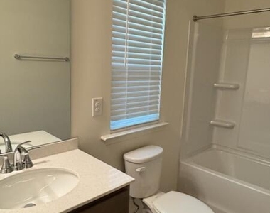 2040 Oakdale Drive - Photo Thumbnail 26