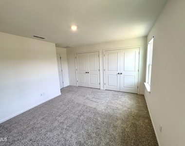 2040 Oakdale Drive - Photo Thumbnail 10
