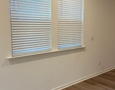 2040 Oakdale Drive - Photo Thumbnail 31