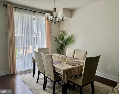 607 Mockernut Court - Photo Thumbnail 7