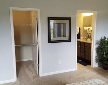 508 Excalibur Drive - Photo Thumbnail 7