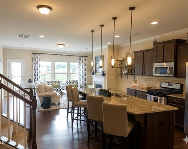 508 Excalibur Drive - Photo Thumbnail 3