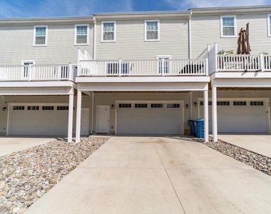 314 E Barnard Street - Photo Thumbnail 14