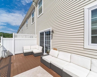 314 E Barnard Street - Photo Thumbnail 13