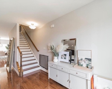 314 E Barnard Street - Photo Thumbnail 7