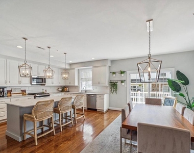 314 E Barnard Street - Photo Thumbnail 3