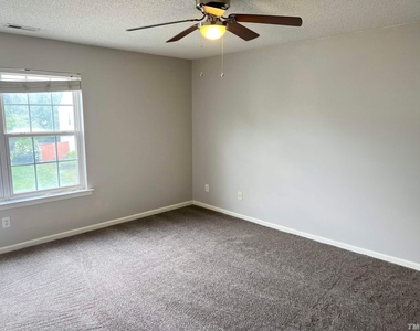 5013 Marathon Lane - Photo Thumbnail 15