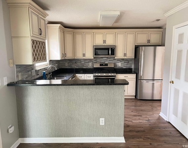 5013 Marathon Lane - Photo Thumbnail 9