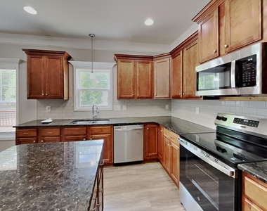 401 Bruce Johnson Road - Photo Thumbnail 3