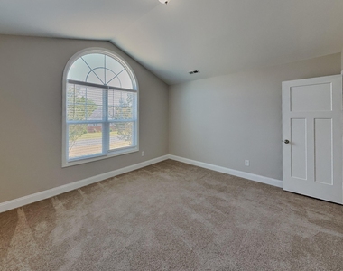 401 Bruce Johnson Road - Photo Thumbnail 10