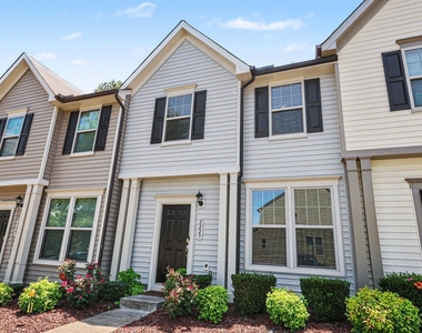 2229 Sunny Cove Drive - Photo Thumbnail 2
