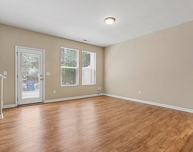 2229 Sunny Cove Drive - Photo Thumbnail 6
