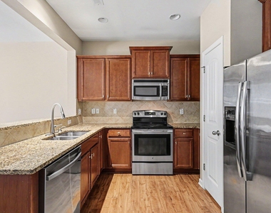 2229 Sunny Cove Drive - Photo Thumbnail 8
