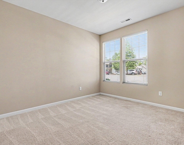 2229 Sunny Cove Drive - Photo Thumbnail 12