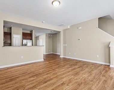 2229 Sunny Cove Drive - Photo Thumbnail 4