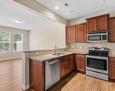 2229 Sunny Cove Drive - Photo Thumbnail 10