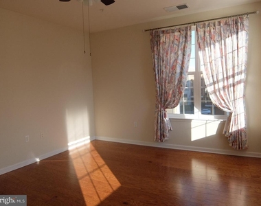 1132 Halifax Pl - Photo Thumbnail 13