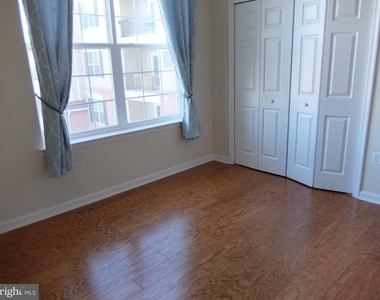 1132 Halifax Pl - Photo Thumbnail 11