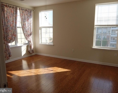 1132 Halifax Pl - Photo Thumbnail 12