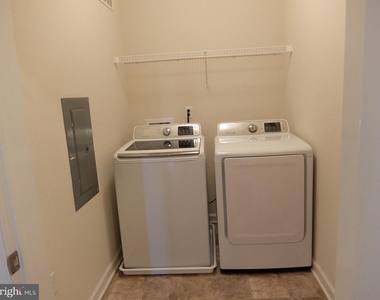 1132 Halifax Pl - Photo Thumbnail 7