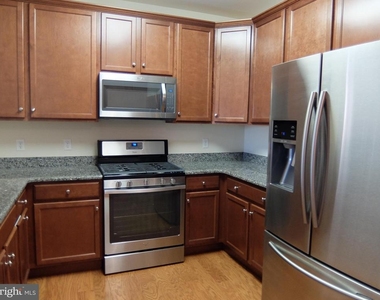 1132 Halifax Pl - Photo Thumbnail 16