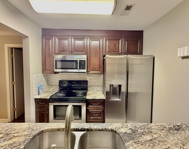 3619 Mill Run - Photo Thumbnail 8