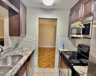 3619 Mill Run - Photo Thumbnail 11