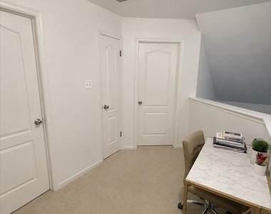 19 Adams Avenue - Photo Thumbnail 4