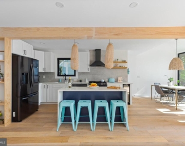 101 Lakeshore Dr - Photo Thumbnail 4