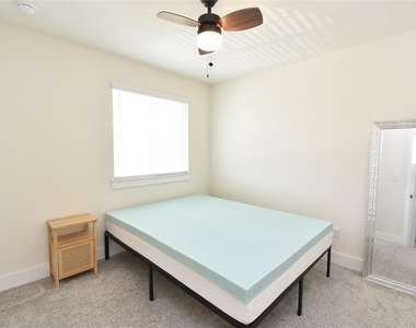 331 Alamar Knot Way - Photo Thumbnail 6