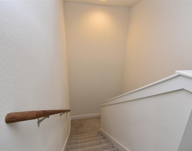 331 Alamar Knot Way - Photo Thumbnail 10
