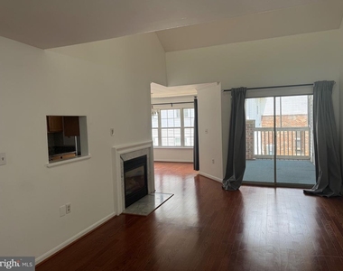 6620 Lake Park Drive - Photo Thumbnail 10