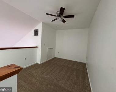 6620 Lake Park Drive - Photo Thumbnail 8